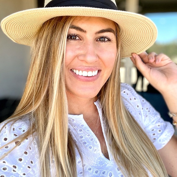 MEET YOUR POSHER 😋 - Picture 1 of 5